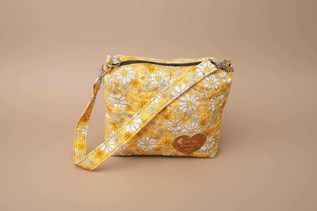 'QT' Small Shoulder Bag