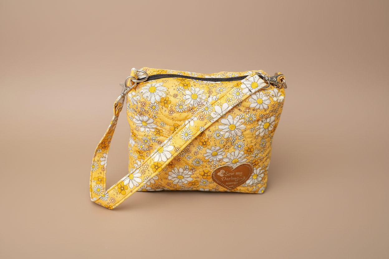 'QT' Small Shoulder Bag