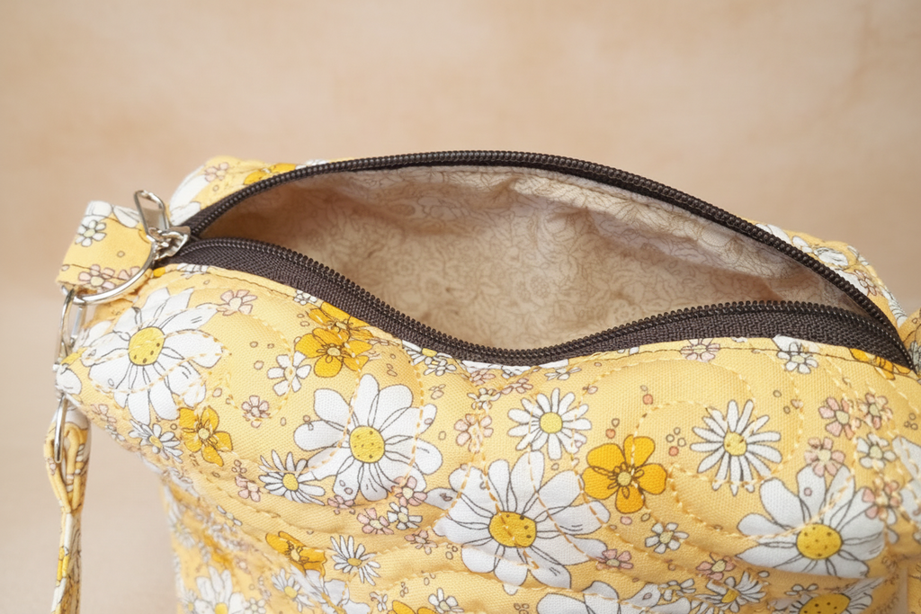 'QT' Small Shoulder Bag